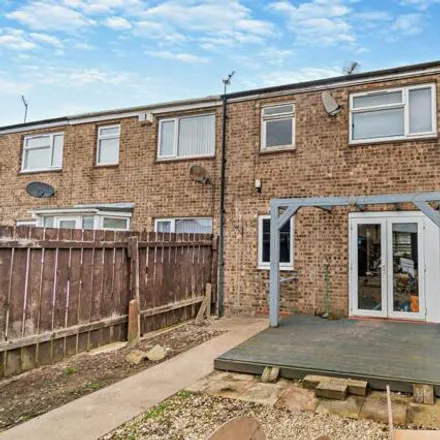 Buy this 3 bed townhouse on Wimbourne Close in Sutton, HU7 6AF