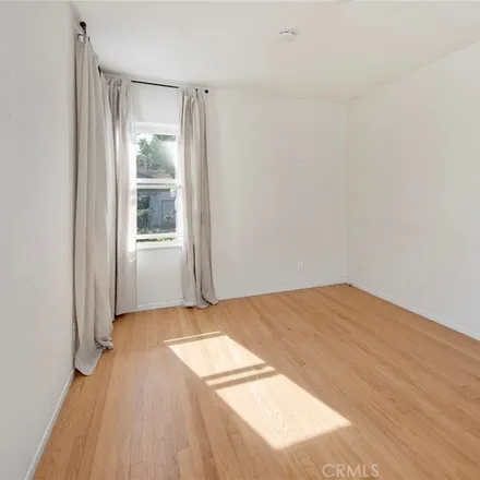 Image 8 - 11500 Delano Street, Los Angeles, CA 91606, USA - House for sale