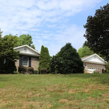 Buy this 3 bed house on Left Cemetery Hollow Road in Middlesborough, KY 40965