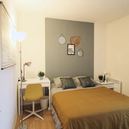 Rent this 1 bed room on 156 rue Victor Hugo