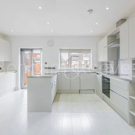 Image 3 - Colin Park Road, London, NW9 6HT, United Kingdom - Duplex for rent