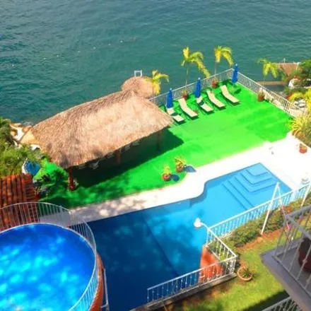 Buy this 14 bed house on Avenida Gran Vía Tropical in Fracc. Club Res Las Américas, 39300 Acapulco