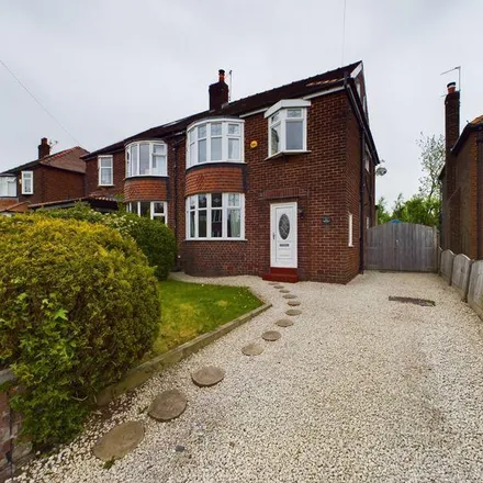 Rent this 4 bed duplex on Mere Avenue in Middleton, M24 1LH