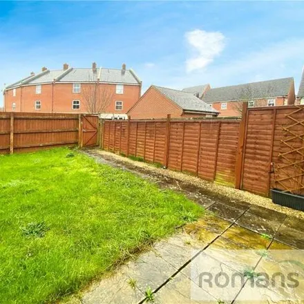 Image 8 - Melstock Road, Swindon, SN25 1AB, United Kingdom - Townhouse for sale