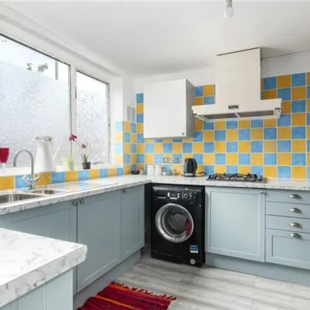 Image 2 - Verran Road, London, SW12 8BA, United Kingdom - Duplex for rent