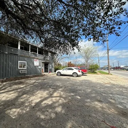 Image 2 - 1007 North Main Street, Cleburne, TX 76033, USA - House for sale