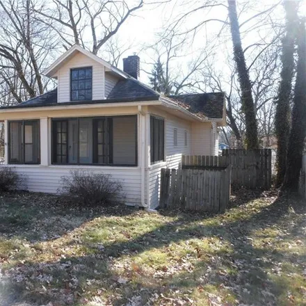 Buy this 2 bed house on 1323 Meriline Street in Cuyahoga Falls, OH 44221