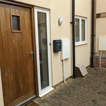 Rent this 2 bed townhouse on Pepper Lane Barber Shop in 1 Pepper Lane, Ludlow