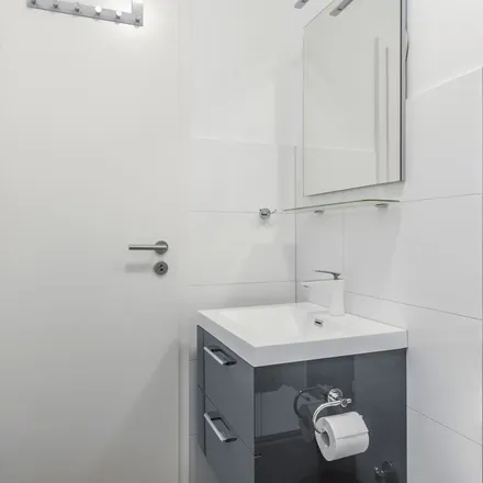Rent this 1 bed apartment on Neuhofstraße 17 in 60318 Frankfurt, Germany