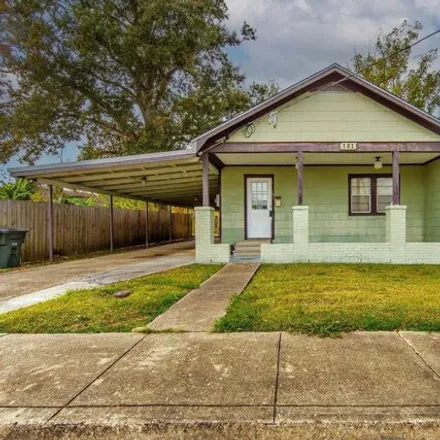 Buy this 2 bed house on 165 Walnut Street in Houma, LA 70364