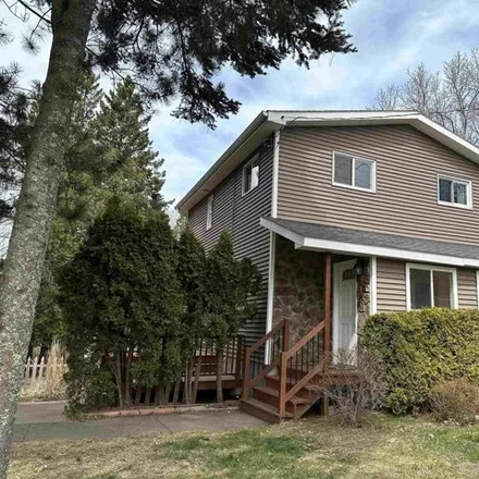 Buy this 3 bed house on 1100 Cleveland Avenue in Marquette, MI 49855