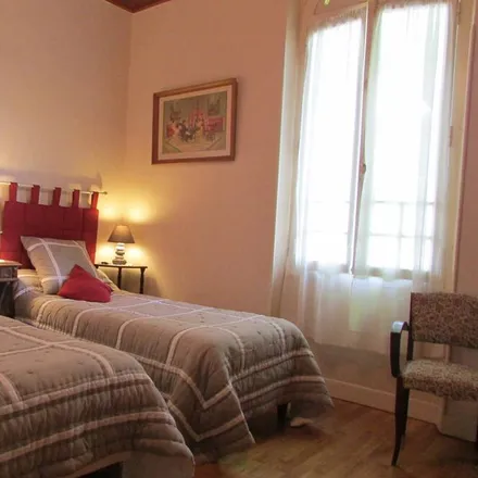 Rent this 2 bed house on 24150 Calès