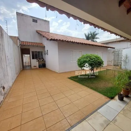 Buy this 4 bed house on Alameda Jaci Gonçalves in Jardim Karaíba, Uberlândia - MG