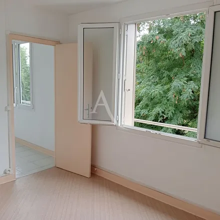 Rent this 3 bed apartment on 109 Rue de Bernau in 94500 Champigny-sur-Marne, France