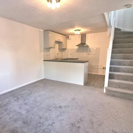 Image 5 - Shearwater Close, Stevenage, SG2 9RX, United Kingdom - Apartment for rent