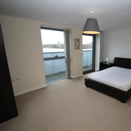 Image 4 - Pioneer House, Elmira Way, Salford, M5 3LL, United Kingdom - Apartment for rent