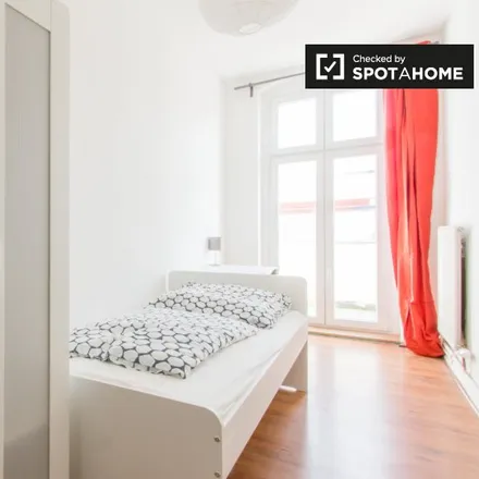 Rent this 5 bed room on Selchower Straße 1 in 12049 Berlin, Germany