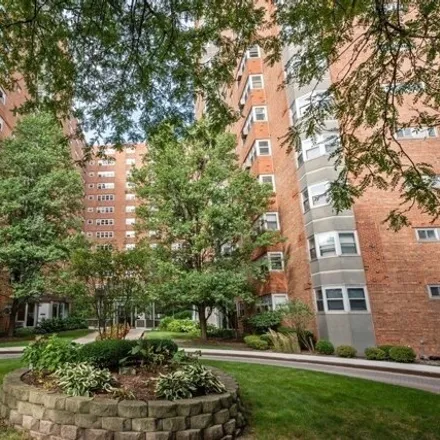 Buy this 1 bed condo on Shoreline Park in 4920-4980 North Marine Drive, Chicago