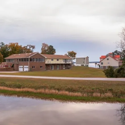 Image 9 - 555 Hardison Drive, Minnesott Beach, Pamlico County, NC 28510, USA - House for sale