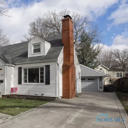 Buy this 3 bed house on 2284 Townley Road in Toledo, OH 43614