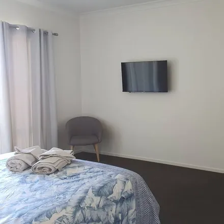 Rent this 6 bed house on Wondunna in Fraser Coast Regional, Queensland