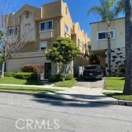 Buy this 2 bed townhouse on Fifth Street in Glendale, CA 91201