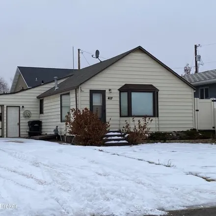 Image 2 - 218 5th Avenue Northwest, Watford City, ND 58854, USA - House for sale