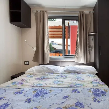 Rent this 2 bed house on Castelnuovo del Garda in Via Stazione, 37014 Castelnuovo del Garda VR