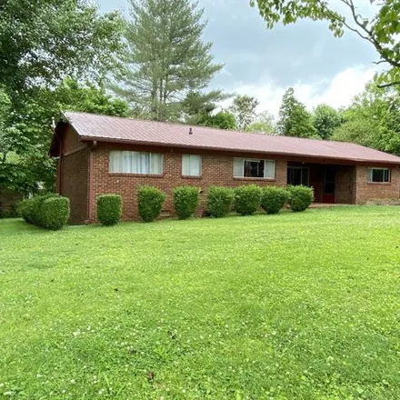 Image 1 - 119 Lakeshore Drive, McMinnville, TN 37110, USA - House for sale