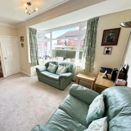 Image 3 - Parkland Gardens, Leeds, LS6 4PG, United Kingdom - Duplex for sale