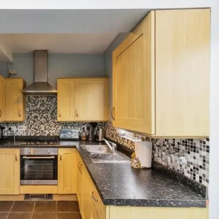 Image 4 - South Road, Sheffield, S35 4GJ, United Kingdom - Townhouse for sale