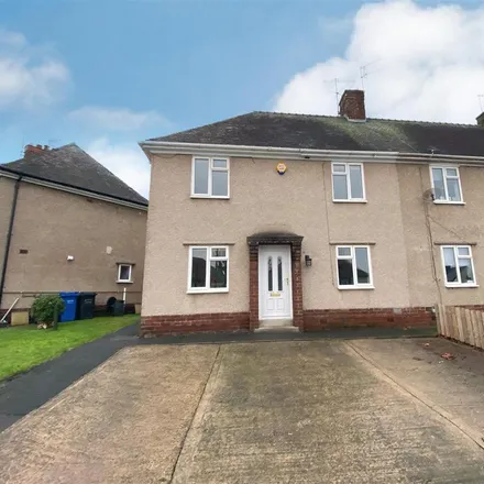 Rent this 3 bed duplex on Park Road in Birdholme, S40 2LL