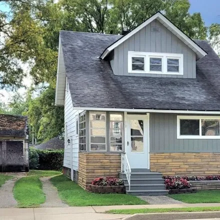 Buy this 3 bed house on 115 East South Street in Jackson, MI 49203