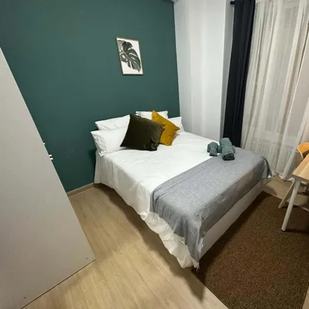 Rent this 11 bed room on Centro de Estudios Turísticos Ábaco in Calle Cadarso, 28008 Madrid