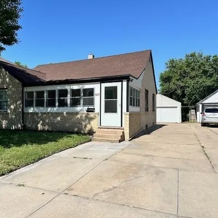 Buy this 2 bed house on 629 N Fountain St in Wichita, Kansas