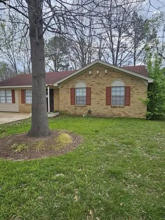 Buy this 3 bed house on 8144 Whitebrook Drive in Southaven, MS 38671
