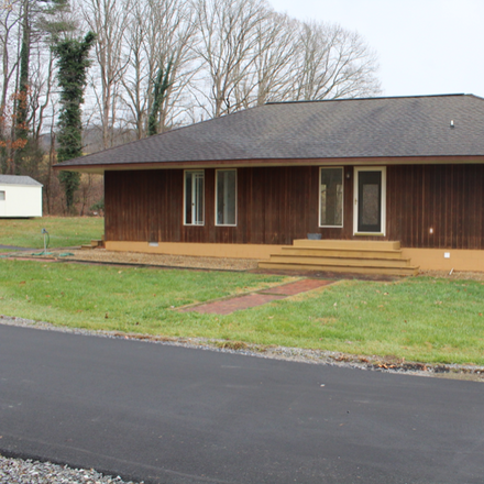 Rent this 3 bed house on 477 Toll Branch Rd