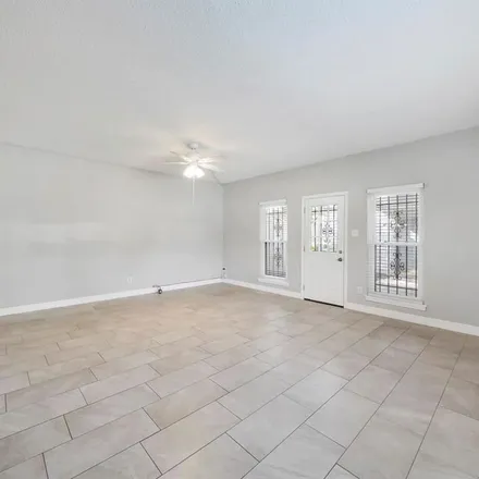 Image 7 - 9499 Westview Drive, Houston, TX 77055, USA - Townhouse for rent