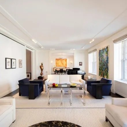 Image 3 - 106 East 61st Street, New York, NY 10065, USA - Condo for sale