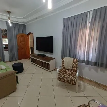 Buy this 3 bed house on Rua Dona Maria Quitéria in Jardim Vila Galvão, Guarulhos - SP
