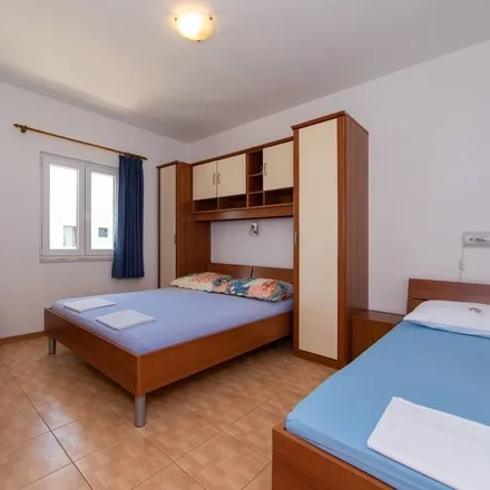 Image 1 - Camp Riviera Makarska, Ulica Roseto Degli Abruzzi 10, 21300 Makarska, Croatia - Apartment for rent