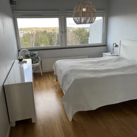 Rent this 4 bed apartment on Grindtorp in Grindtorpsvägen 1-47, 183 32 Täby