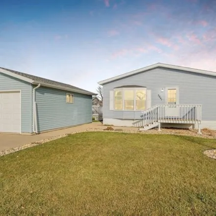 Buy this studio apartment on 5673 West Meridian Place in Sioux Falls, SD 57106