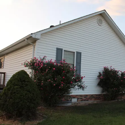 Image 3 - Minit Mart, Airport Road, Jamestown, Russell County, KY 42692, USA - House for sale