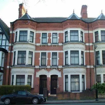 Rent this 6 bed townhouse on Ashleigh Road in Leicester, LE3 0FA