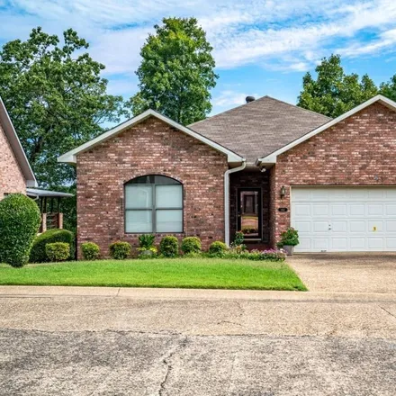 Buy this 2 bed house on 102 Creekview Court in Hot Springs, AR 71913