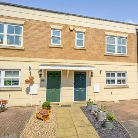 Buy this 3 bed townhouse on Castle Mews in Walton-on-Thames, KT13 9QY