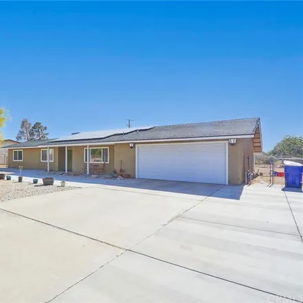 Image 1 - 12990 Pawnee Road, Apple Valley, CA 92308, USA - House for sale