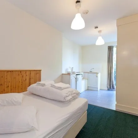 Rent this studio apartment on Dillons Hotel in Belsize Park, London
