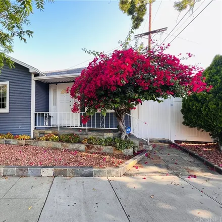 Buy this 2 bed house on 1319 East Maple Street in Adams Square, Glendale